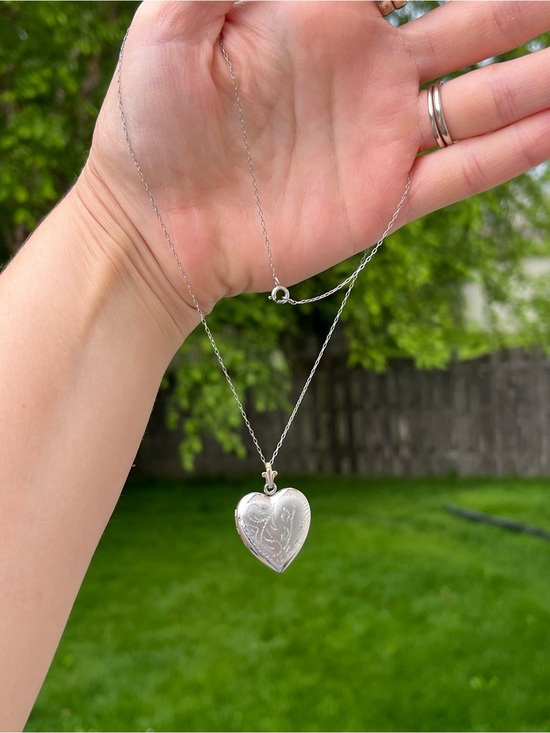 Vintage Jewelry - Vintage Sterling Etched Heart Locket & Chain- 17”
